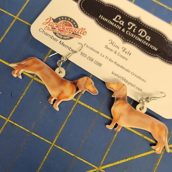 Dachshund Dog Resin Earrings - Picture 1 of 2